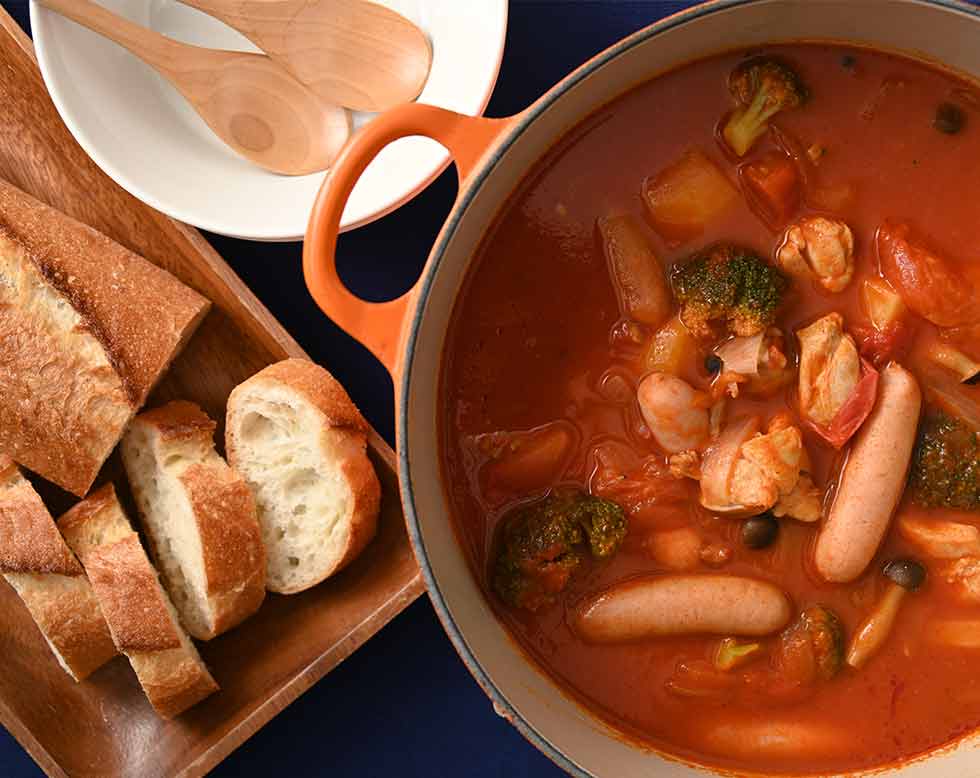 フランスパン×トマト鍋